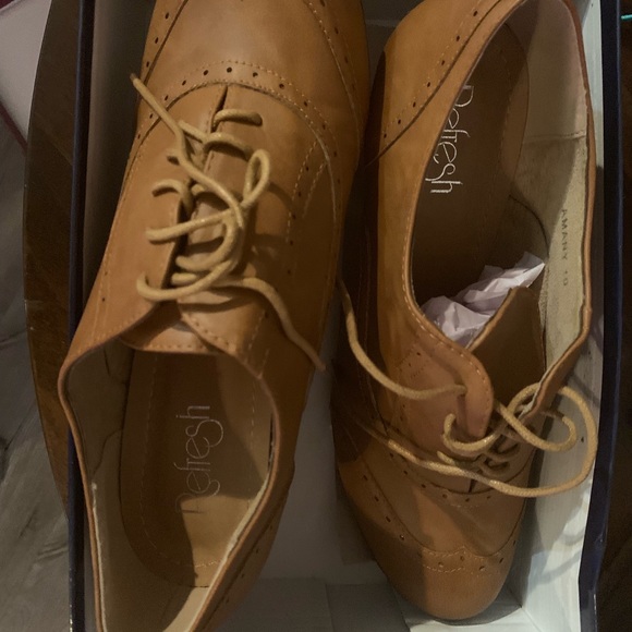 Brown ankle heel boots - Picture 2 of 3